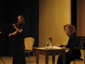 Cornelia Löscher Violine und Johanna Lonsky Rezitation